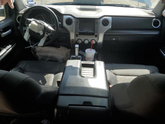 5TFUW5F10HX589552 - 2017 TOYOTA TUNDRA DOUBLE CAB SR/SR5 SILVER photo 8