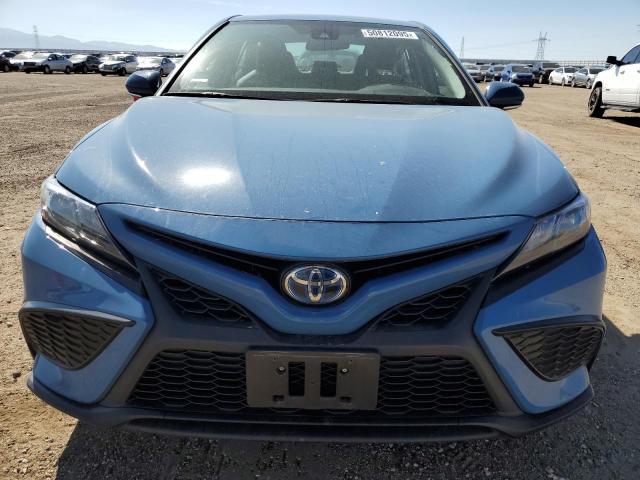 4T1G31AK6PU056793 - 2023 TOYOTA CAMRY SE NIGHT SHADE BLUE photo 5