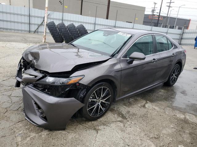 4T1G11AK3NU667240 - 2022 TOYOTA CAMRY SE GRAY photo 1