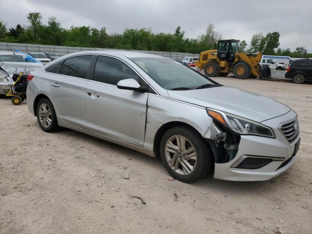 5NPE24AF4GH395212 - 2016 HYUNDAI SONATA SE SILVER photo 4