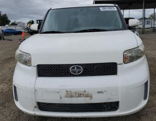 JTLKE50E781032957 - 2008 SCION XB XB WHITE photo 5