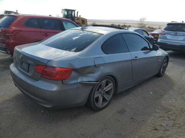 WBAKE5C53BE573959 - 2011 BMW 3 SER I SULEV GRAY photo 3