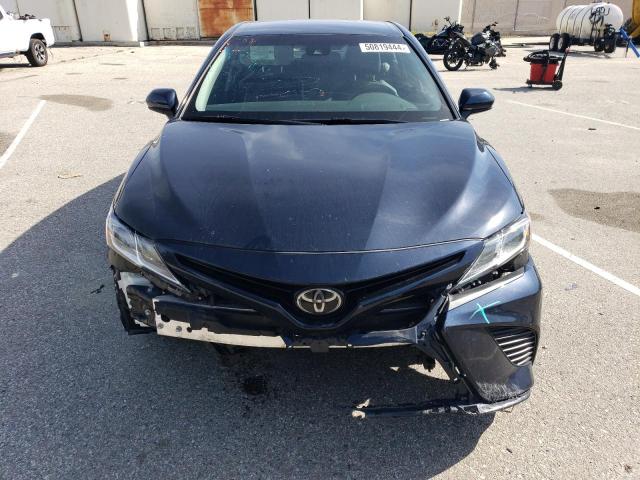 4T1B11HK8JU656759 - 2018 TOYOTA CAMRY L BLUE photo 5