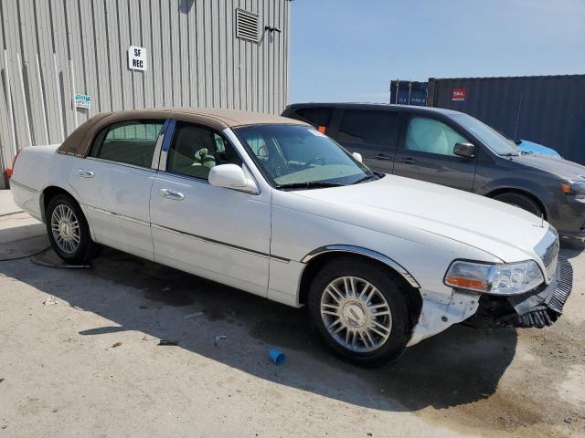 1LNHM82V36Y638246 - 2006 LINCOLN TOWN CAR SIGNATURE LIMITED WHITE photo 4