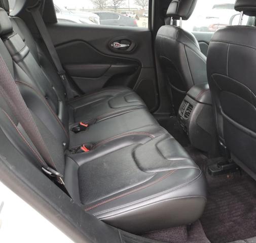 1C4PJMBX0KD127324 - 2019 JEEP CHEROKEE TRAILHAWK WHITE photo 11