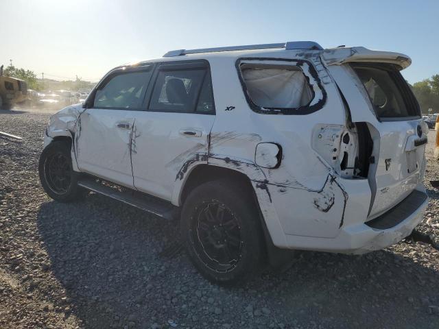 JTEBU5JR8J5609988 - 2018 TOYOTA 4RUNNER SR5/SR5 PREMIUM WHITE photo 2