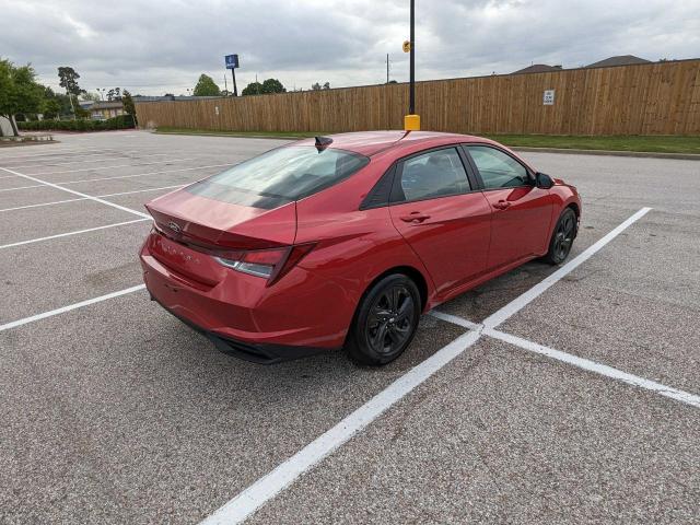 5NPLM4AG9PH102608 - 2023 HYUNDAI ELANTRA SEL RED photo 4