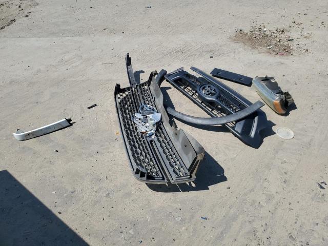 3TMJU4GN0FM189806 - 2015 TOYOTA TACOMA DOUBLE CAB PRERUNNER WHITE photo 12