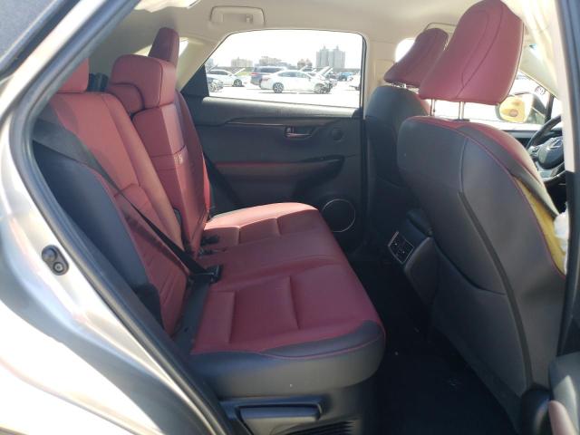 JTJYARBZ0K2133944 - 2019 LEXUS NX 300 BASE 银色 照片 11