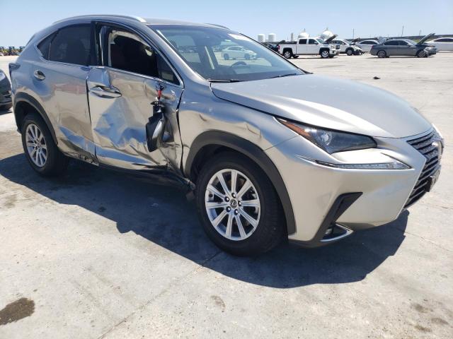 JTJYARBZ0K2133944 - 2019 LEXUS NX 300 BASE 银色 照片 4