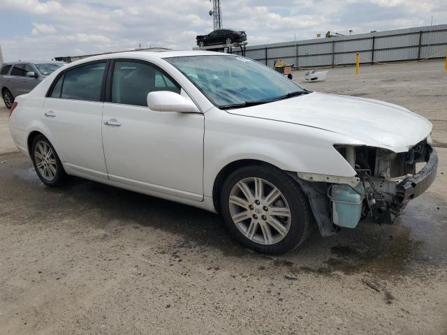 4T1BK36B38U296130 - 2008 TOYOTA AVALON XL WHITE photo 4