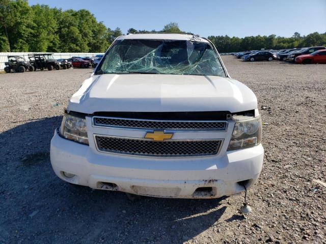 1GNSCJE01ER246290 - 2014 CHEVROLET SUBURBAN C1500 LT WHITE photo 5