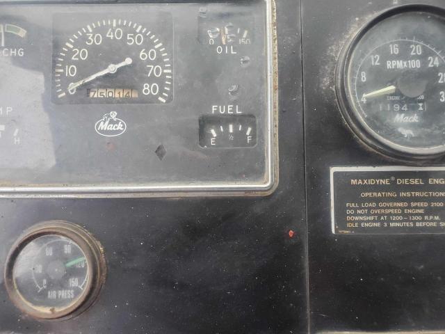 MB685FC1137 - 1977 MACK 400 RED photo 8