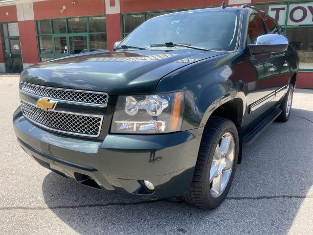 3GNTKFE78DG205879 - 2013 CHEVROLET AVALANCHE LT GREEN photo 2