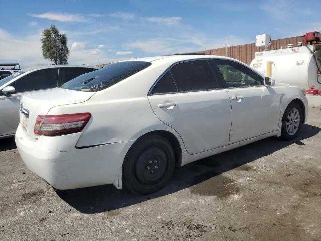 4T1BF3EK3AU558384 - 2010 TOYOTA CAMRY BASE WHITE photo 3