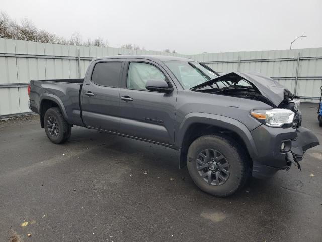 3TYDZ5BN8NT013889 - 2022 TOYOTA TACOMA DOUBLE CAB GRAY photo 4