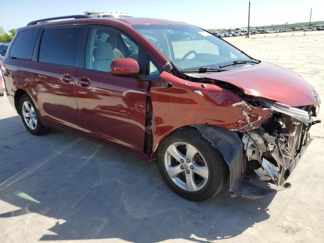 5TDKK3DC4ES469489 - 2014 TOYOTA SIENNA LE MAROON photo 4