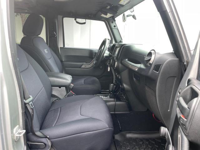 1C4BJWDG6DL582092 - 2013 JEEP WRANGLER U SPORT ვერცხლისფერი ფოტო 5