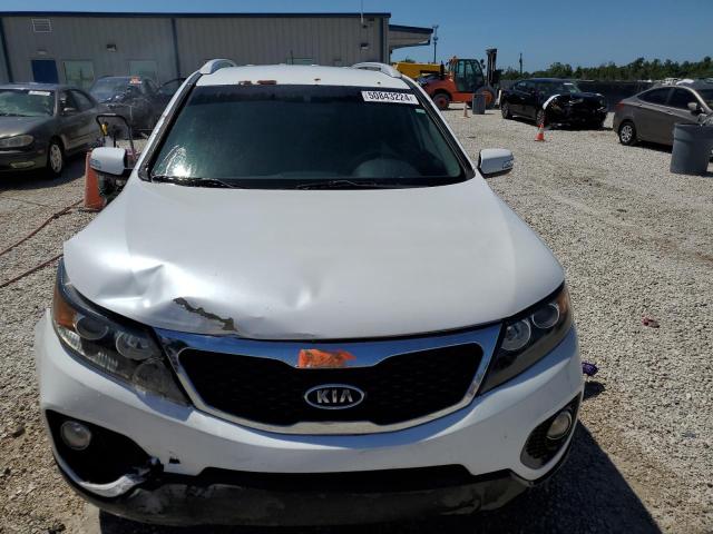 5XYKT3A64DG404794 - 2013 KIA SORENTO LX WHITE photo 5