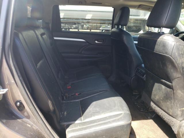 5TDKKRFHXGS140598 - 2016 TOYOTA HIGHLANDER XLE GRAY photo 11