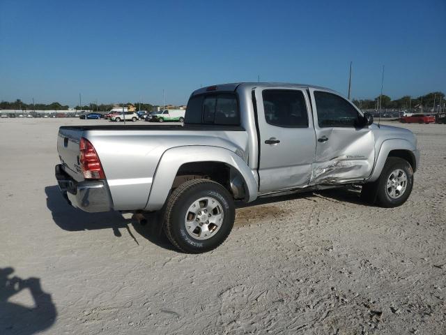 3TMJU62N08M052970 - 2008 TOYOTA TACOMA DOUBLE CAB PRERUNNER SILVER photo 3