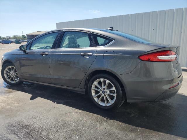 3FA6P0HD3LR160512 - 2020 FORD FUSION SE GRAY photo 2