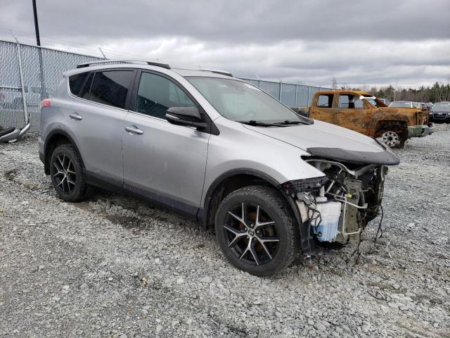 2T3JFREV1HW658994 - 2017 TOYOTA RAV4 SE SILVER photo 4