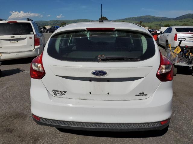 1FADP3K21EL234592 - 2014 FORD FOCUS SE WHITE photo 6