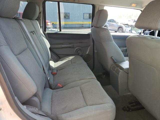 1J8HG48NX6C210868 - 2006 JEEP COMMANDER 银色 照片 10