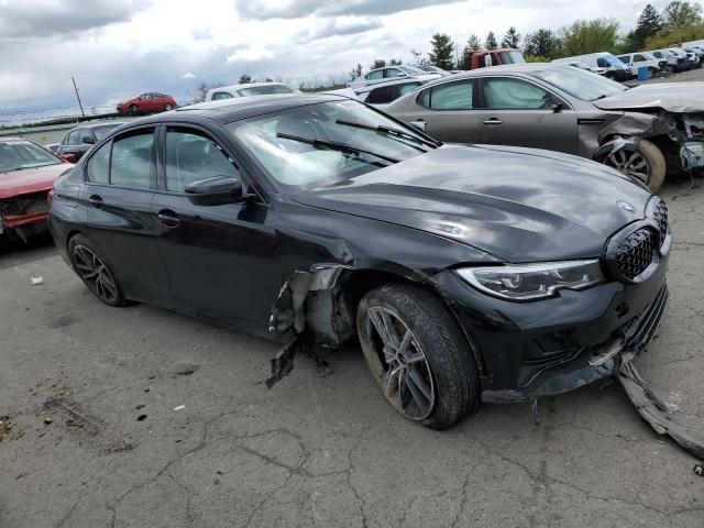 3MW5R7J56K8A04915 - 2019 BMW 330XI BLACK photo 4