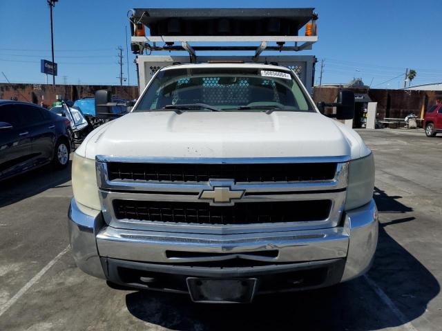 1GBJC34K58E195363 - 2008 CHEVROLET SILVERADO C3500 WHITE photo 5