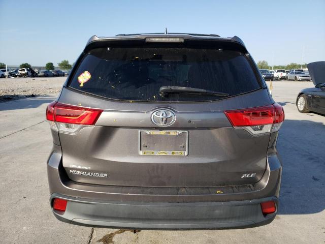 5TDKZRFH8HS512789 - 2017 TOYOTA HIGHLANDER SE GRAY photo 6