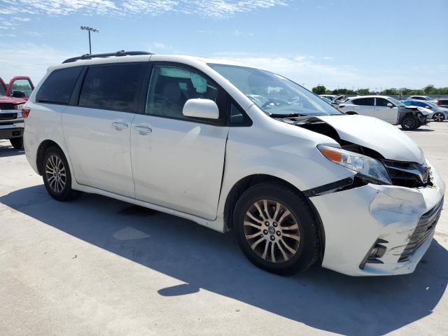 5TDYZ3DC4KS997261 - 2019 TOYOTA SIENNA XLE WHITE photo 4