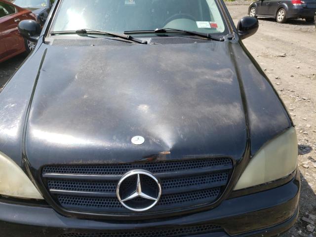 4JGAB54E71A230868 - 2001 MERCEDES-BENZ M-CLASS 320 BLACK photo 11