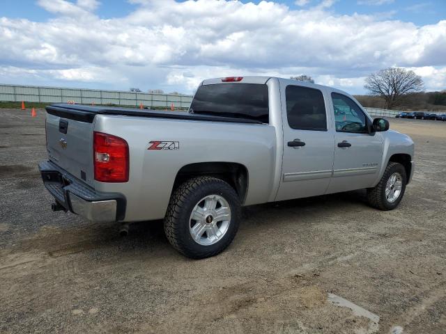 3GCPKSE30BG332686 - 2011 CHEVROLET SILVERADO K1500 LT SILVER photo 3