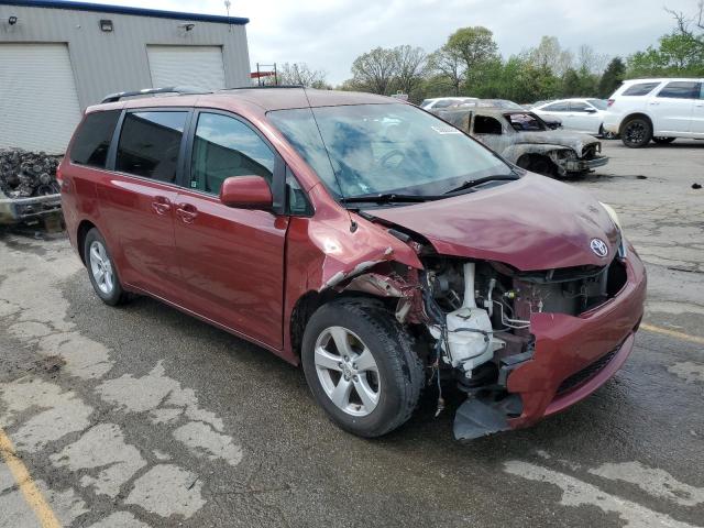 5TDKK3DC5BS025226 - 2011 TOYOTA SIENNA LE RED photo 4