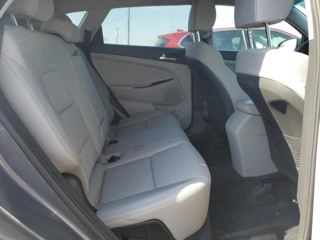 KM8J2CA47KU054324 - 2019 HYUNDAI TUCSON SE GRAY photo 11