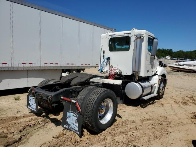 1FUBA5CG05LU19637 - 2005 FREIGHTLINER CONVENTION COLUMBIA WHITE photo 4