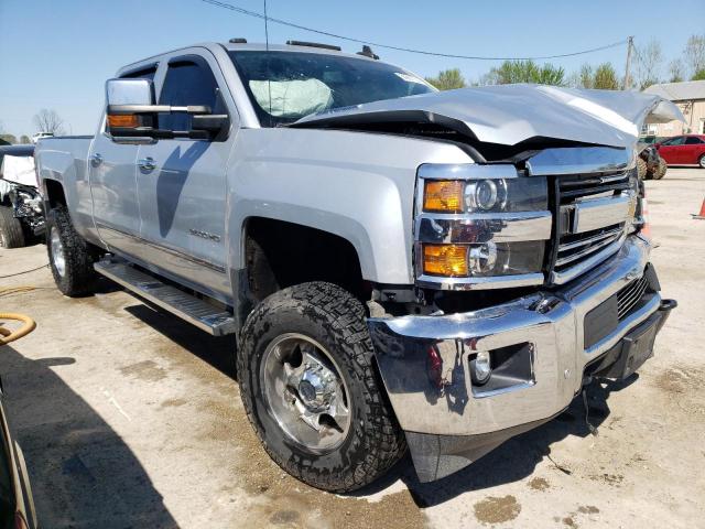 1GC1KWE86FF587861 - 2015 CHEVROLET SILVERADO K2500 HEAVY DUTY LTZ SILVER photo 4