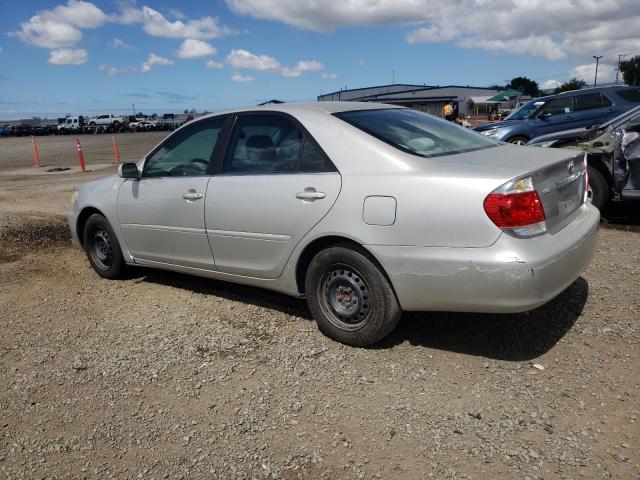 4T1BE32K45U043665 - 2005 TOYOTA CAMRY LE SILVER photo 2