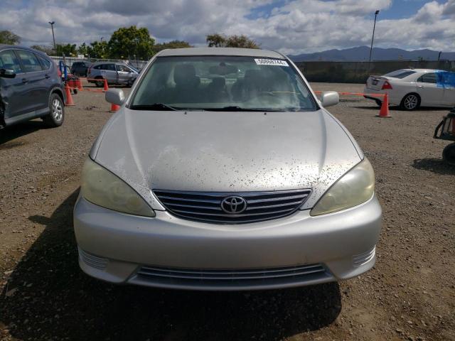 4T1BE32K45U043665 - 2005 TOYOTA CAMRY LE SILVER photo 5