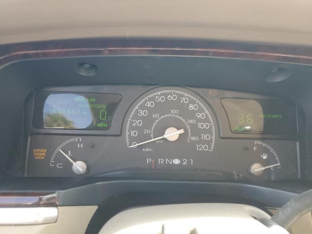 1LNHM81W64Y644937 - 2004 LINCOLN TOWN CAR EXECUTIVE Blau Foto 9