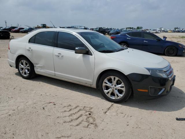 3FAHP0HA0CR327732 - 2012 FORD FUSION SE WHITE photo 4