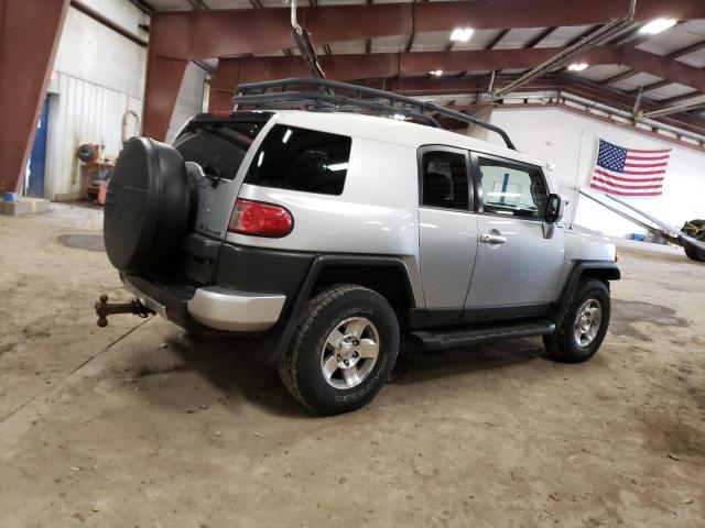 JTEBU11F970058040 - 2007 TOYOTA FJ CRUISER SILVER photo 3