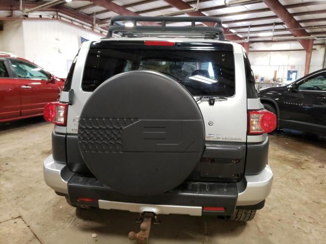 JTEBU11F970058040 - 2007 TOYOTA FJ CRUISER SILVER photo 6