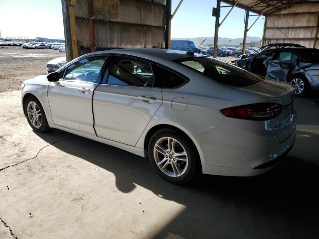 3FA6P0H76JR249501 - 2018 FORD FUSION SE WHITE photo 2