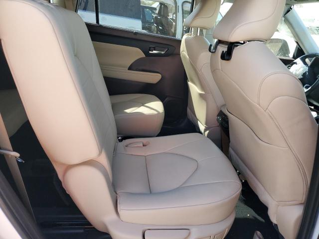 5TDGZRAH9NS092131 - 2022 TOYOTA HIGHLANDER XLE 白色 照片 11