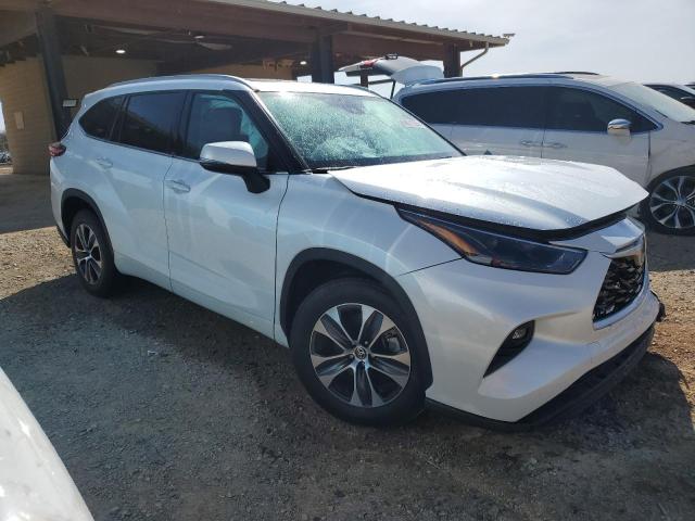 5TDGZRAH9NS092131 - 2022 TOYOTA HIGHLANDER XLE 白色 照片 4