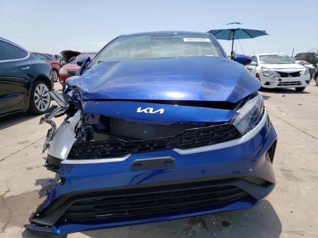 3KPF24AD4PE579539 - 2023 KIA FORTE LX BLUE photo 5