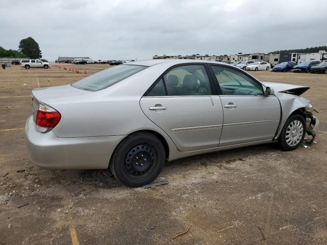 4T1BE32K05U065453 - 2005 TOYOTA CAMRY LE SILVER photo 3